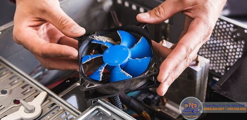 Pc k&ecirc;u to bất thường do bụi bẩn