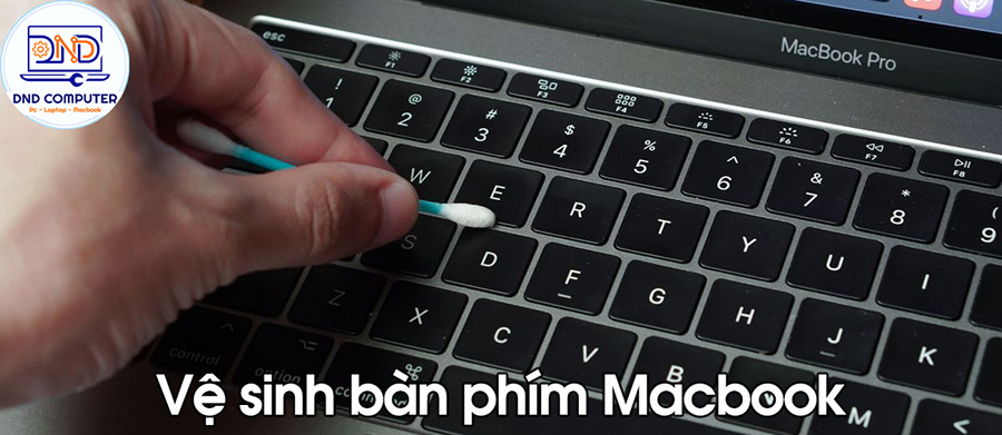 Vệ sinh bàn phím và chuột Macbook